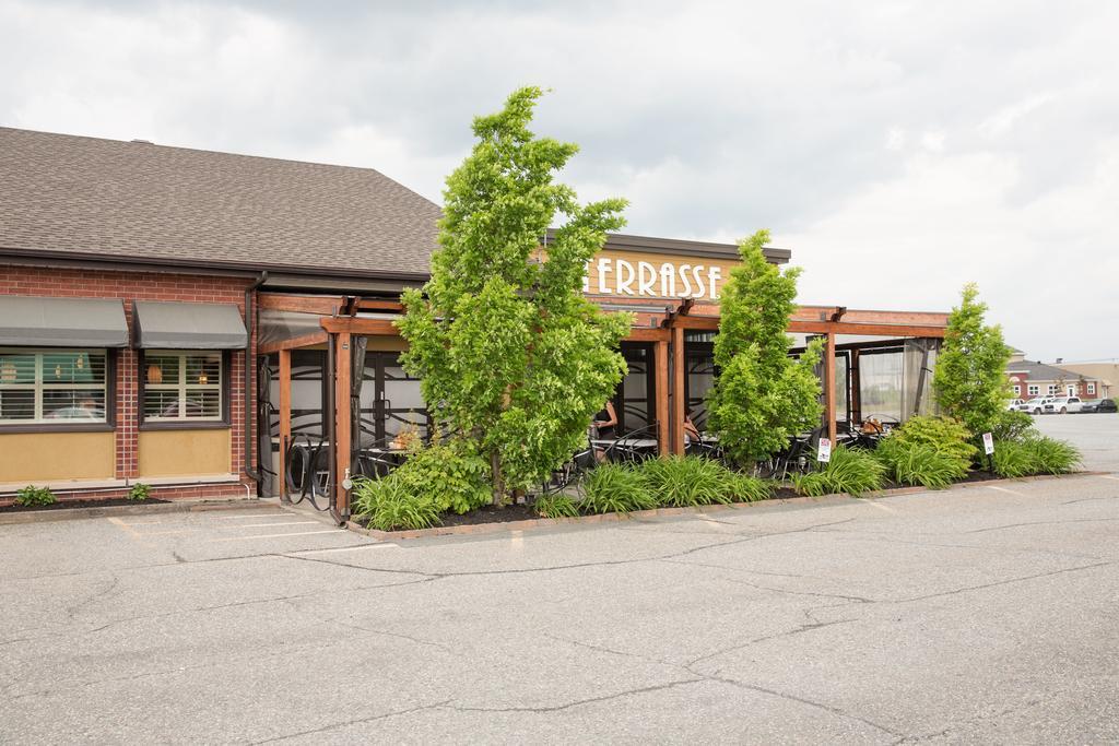 鲁何奈尔餐厅及酒吧酒店 Saint-Joseph-de-Beauce 外观 照片